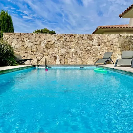 Mare Piscine Et Villa